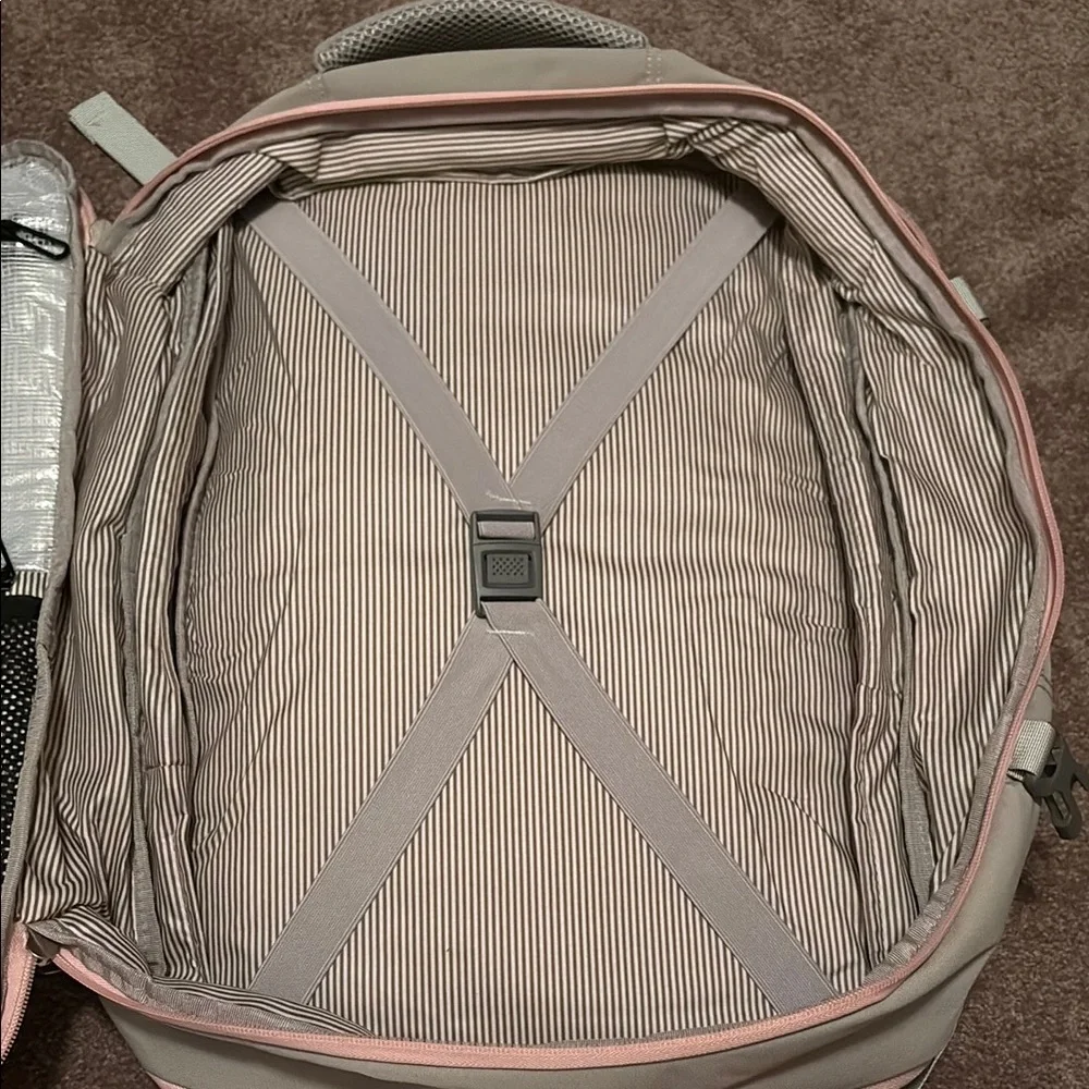 Stylish Gray and Pink Backpack - Picture 6 of 13